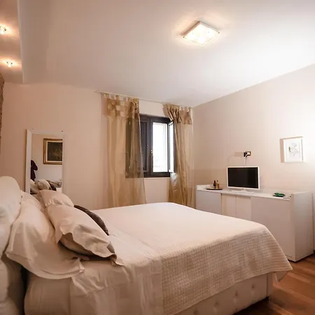 Maria Di Venere Bed & Breakfast 4*