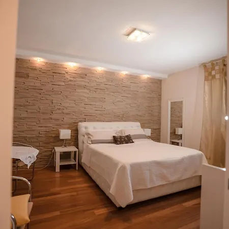 Maria Di Venere Bed & Breakfast 3*
